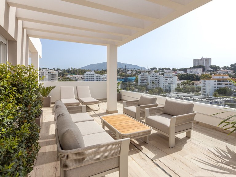 Apartment for Sale in Nueva Andalucía, Malaga 13