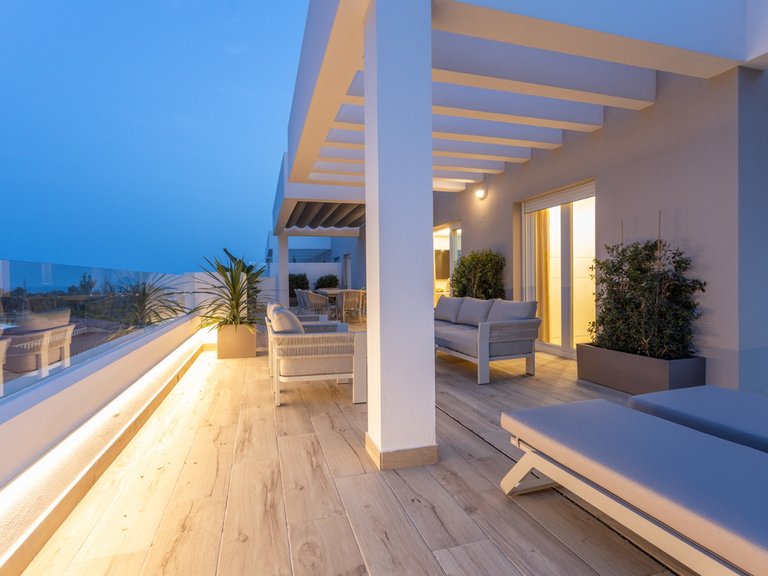 Apartment for Sale in Nueva Andalucía, Malaga 28