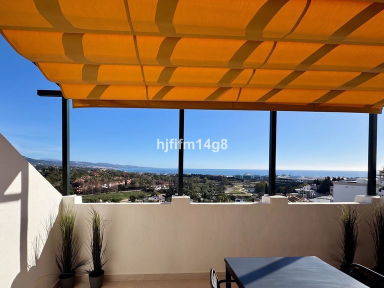 Apartment for Sale in Nueva Andalucía, Malaga 19