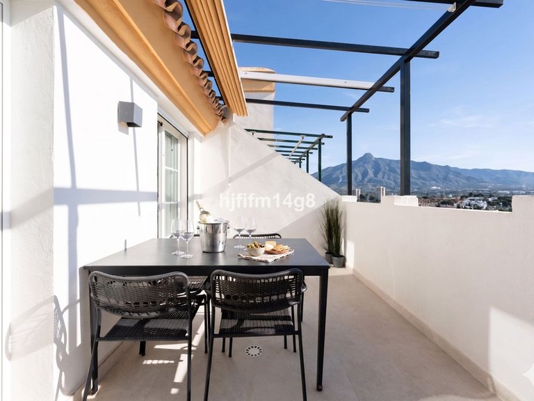 Apartment for Sale in Nueva Andalucía, Malaga 2