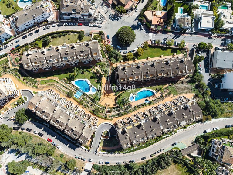 Apartment for Sale in Nueva Andalucía, Malaga 25