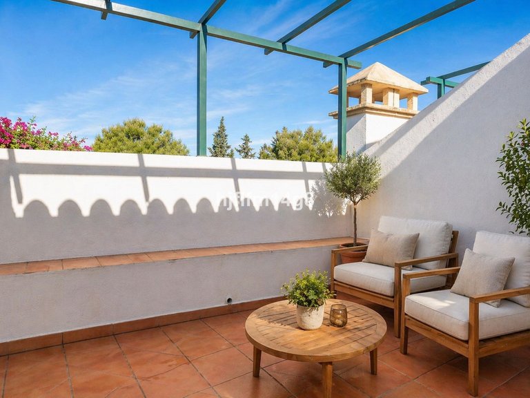 Apartment for Sale in Nueva Andalucía, Malaga 9