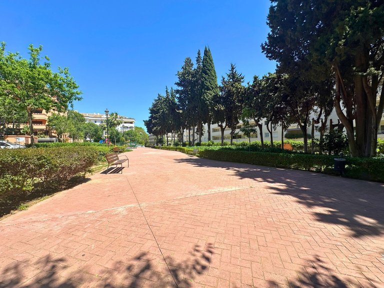 Apartment for Sale in Marbella, Malaga 27