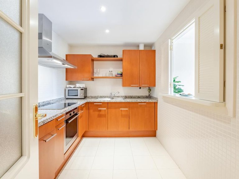 Apartment for Sale in Nueva Andalucía, Malaga 6