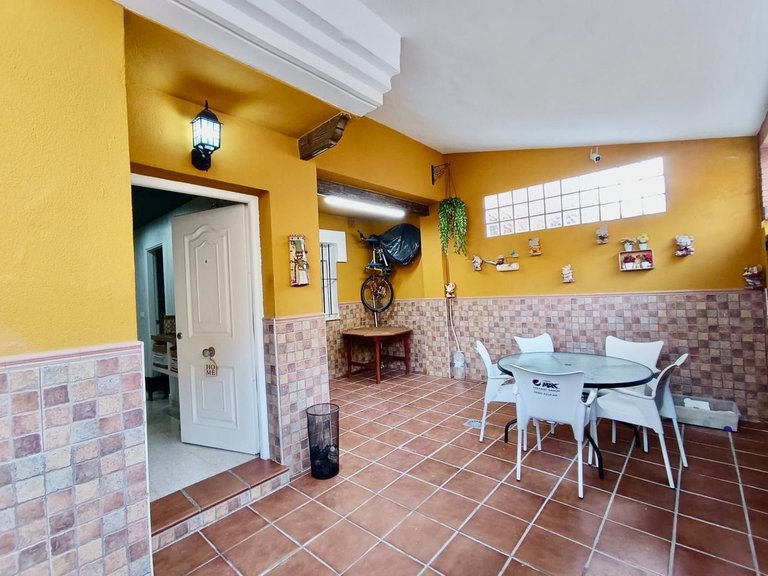 Villa for Sale in Alhaurín De La Torre, Malaga 1