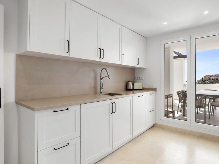 Apartment for Sale in Aloha, Malaga 11