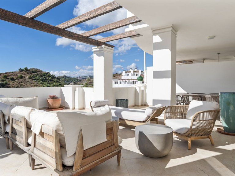 Apartment for Sale in Aloha, Malaga 14