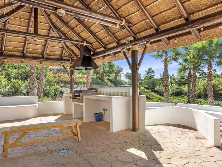 Apartment for Sale in Aloha, Malaga 23