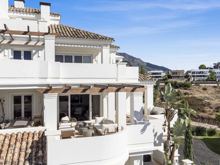 Apartment for Sale in Aloha, Malaga 28