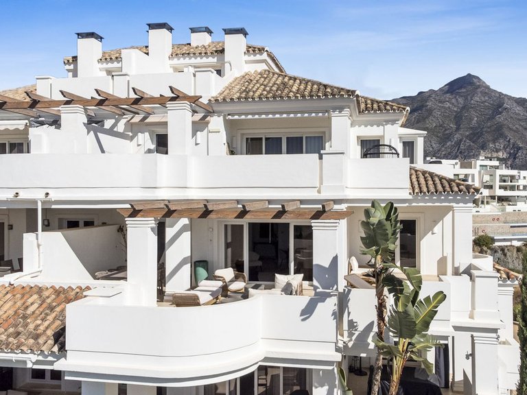 Apartment for Sale in Aloha, Malaga 29