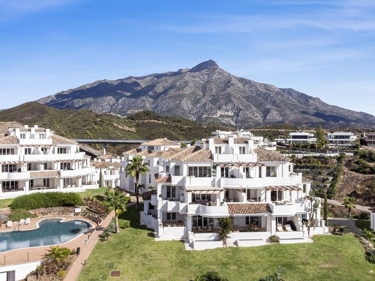 Apartment for Sale in Aloha, Malaga 30