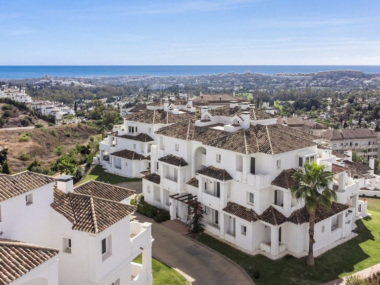 Apartment for Sale in Aloha, Malaga 33