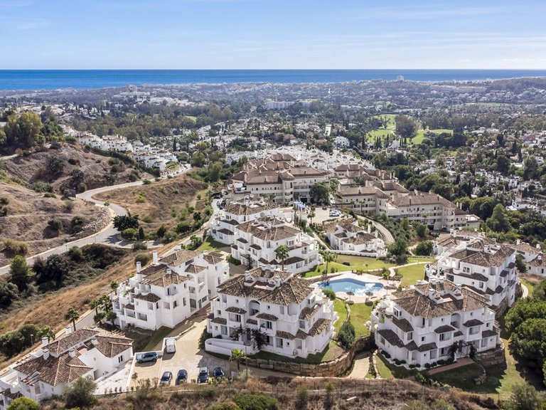 Apartment for Sale in Aloha, Malaga 34