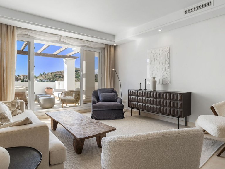 Apartment for Sale in Aloha, Malaga 8