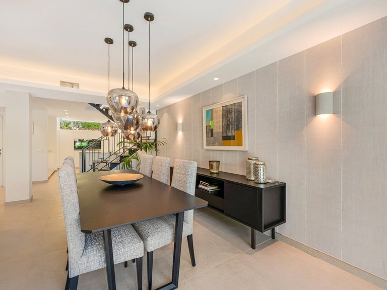 Villa for Sale in La Quinta, Malaga 10