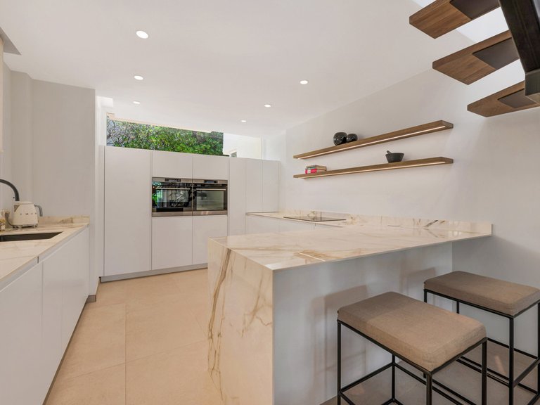 Villa for Sale in La Quinta, Malaga 11