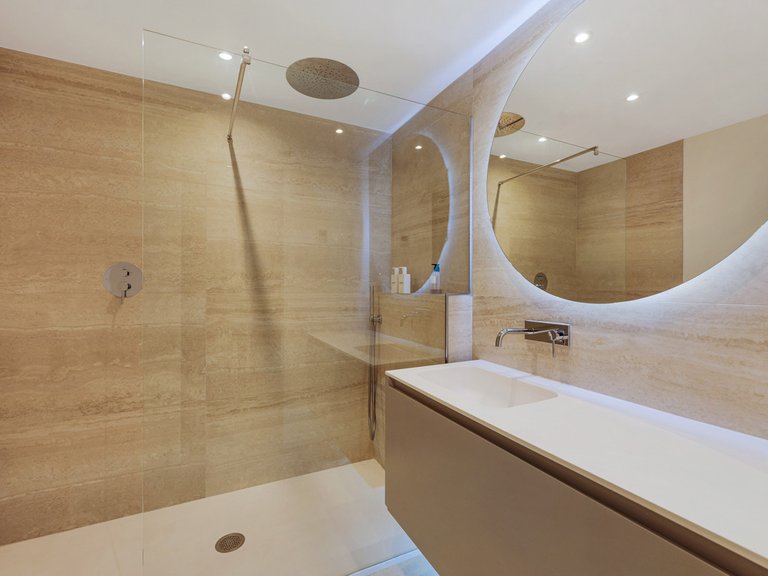 Villa for Sale in La Quinta, Malaga 17