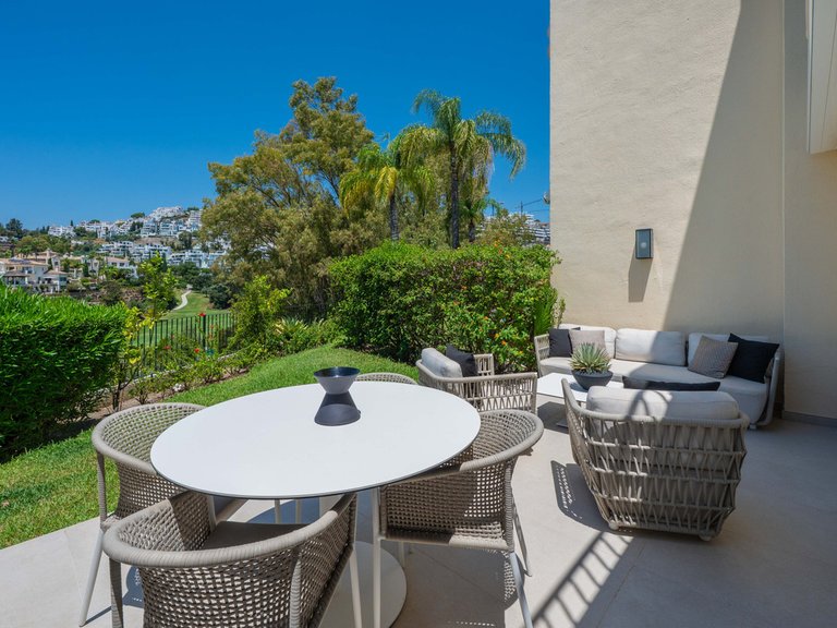 Villa for Sale in La Quinta, Malaga 28
