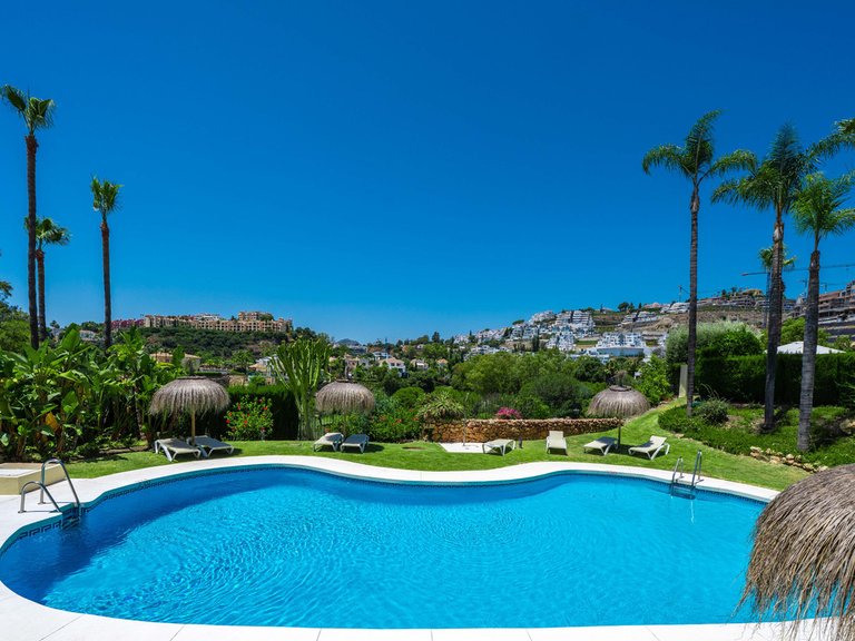 Villa for Sale in La Quinta, Malaga 30