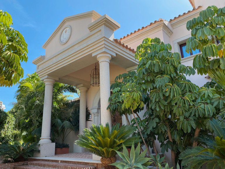 Villa for Sale in Los Flamingos, Malaga 1