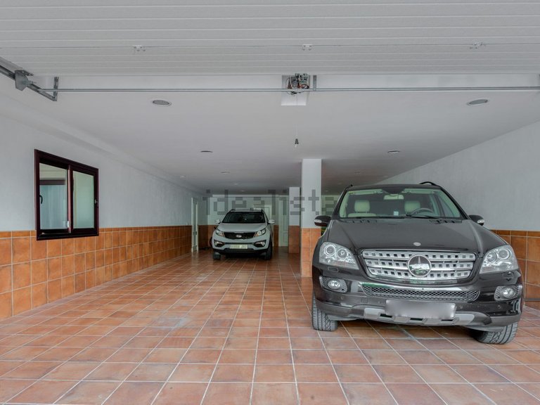 Villa for Sale in Los Flamingos, Malaga 11