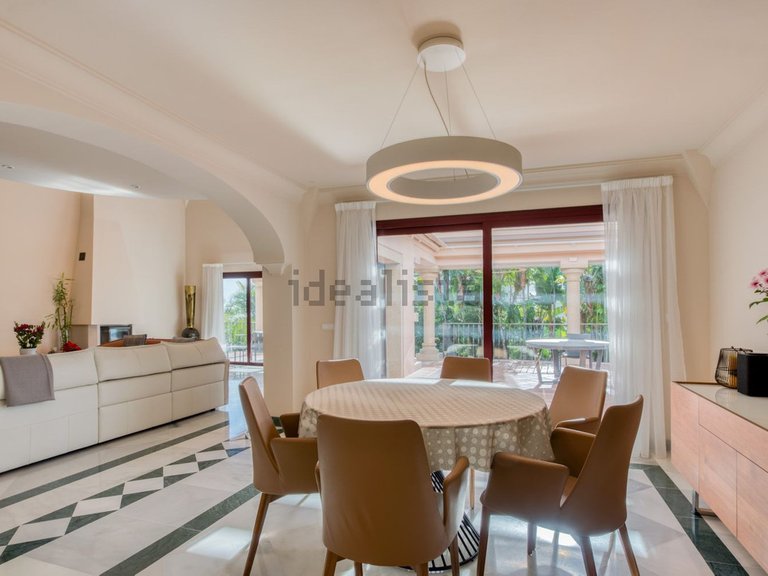 Villa for Sale in Los Flamingos, Malaga 4