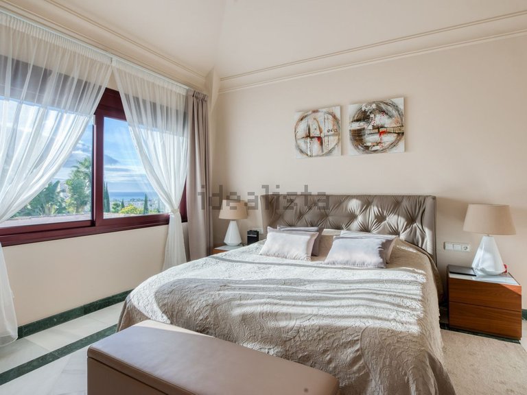 Villa for Sale in Los Flamingos, Malaga 5
