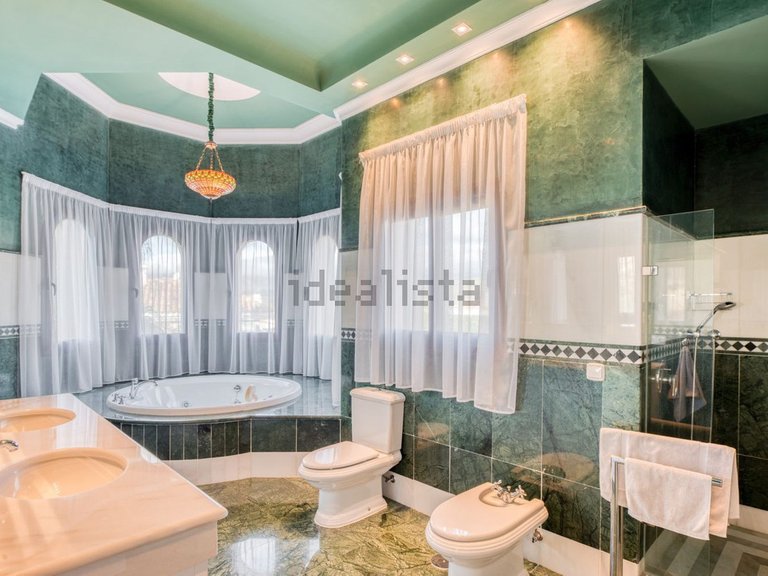 Villa for Sale in Los Flamingos, Malaga 9