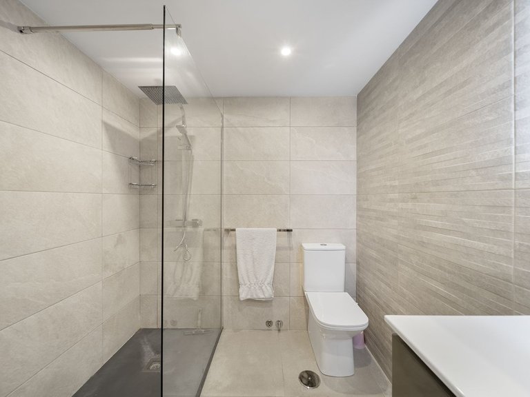 Apartment for Sale in Costa del Sol, Benalmadena Costa, Malaga 13