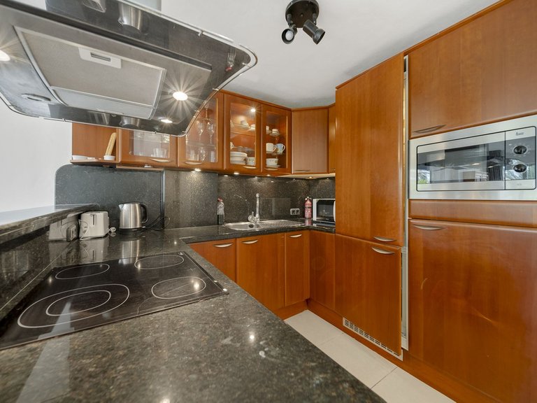 Apartment for Sale in Costa del Sol, Benalmadena Costa, Malaga 9