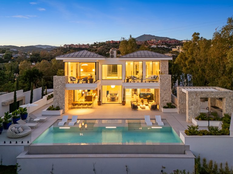 Villa for Sale in Benahavís, Malaga 1