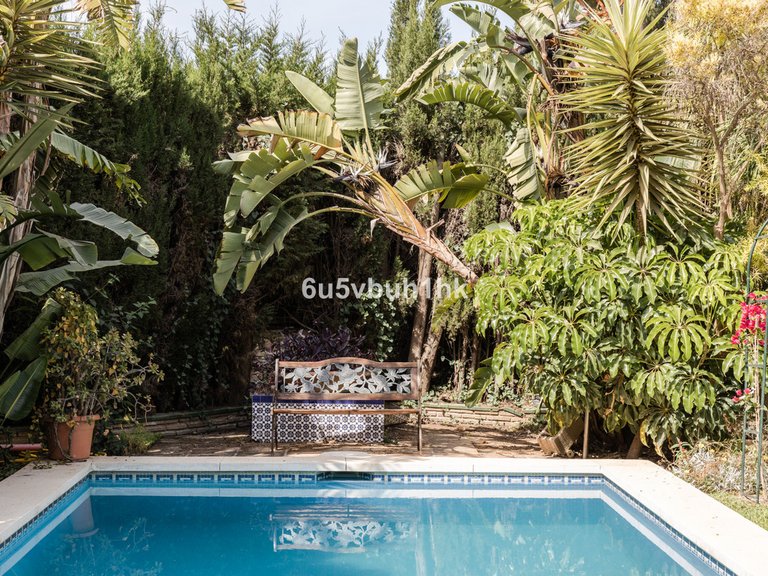 Villa for Sale in El Coto, Malaga 19