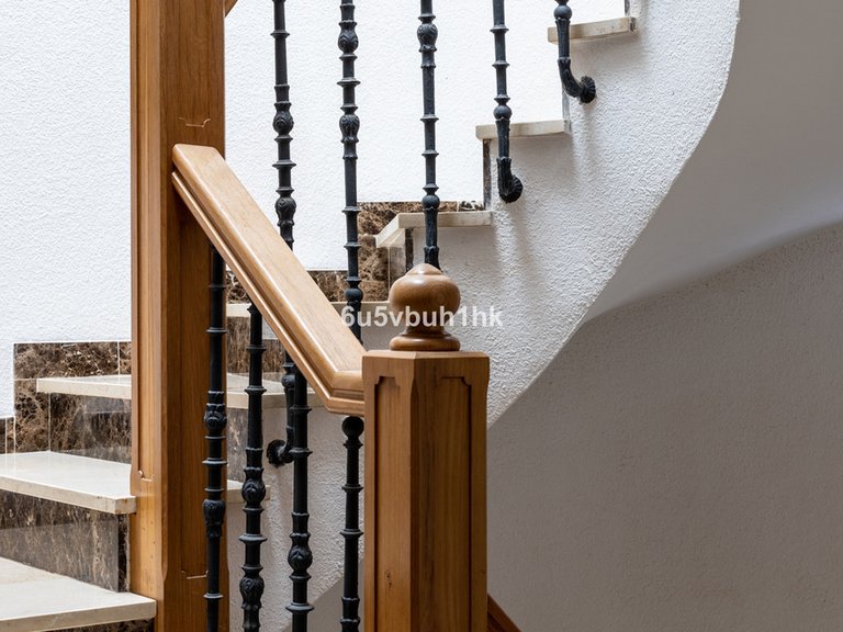 Villa for Sale in El Coto, Malaga 22