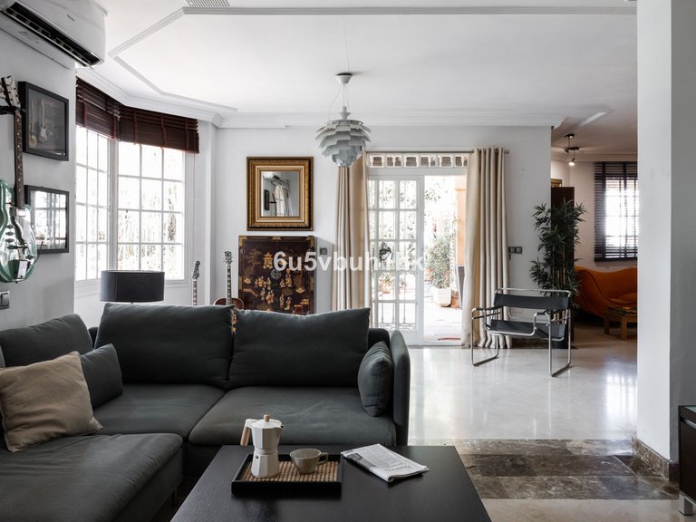 Villa for Sale in El Coto, Malaga 3