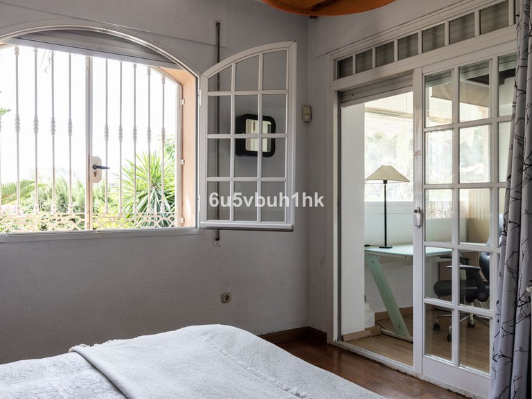 Villa for Sale in El Coto, Malaga 34