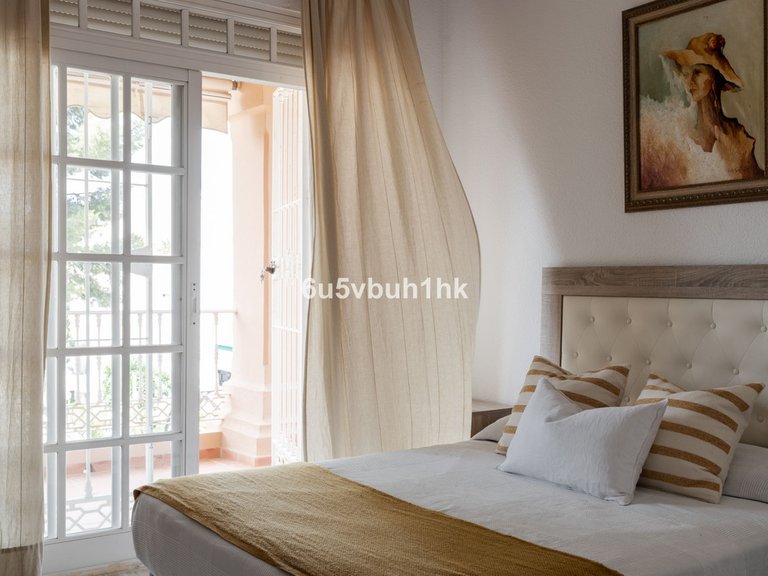 Villa for Sale in El Coto, Malaga 37