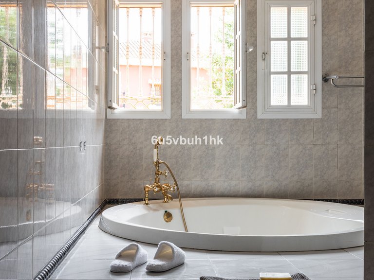 Villa for Sale in El Coto, Malaga 42