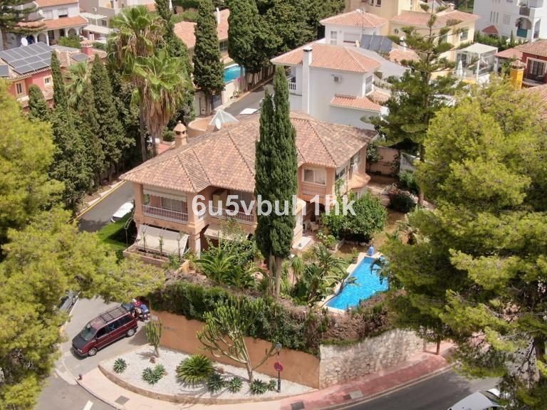 Villa for Sale in El Coto, Malaga 47