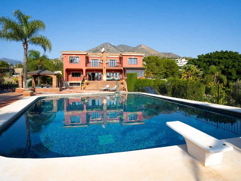 Villa for Sale in Costa del Sol Benalmadena Costa, Malaga 38