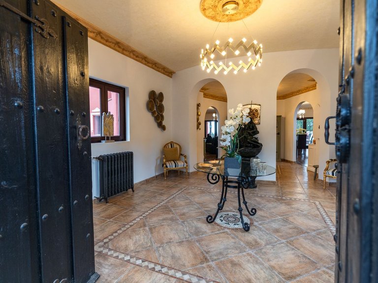 Villa for Sale in Costa del Sol Benalmadena Costa, Malaga 6