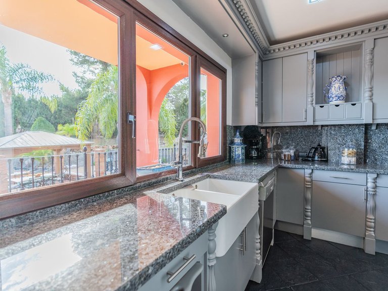 Villa for Sale in Costa del Sol Benalmadena Costa, Malaga 7