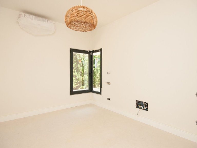 Villa for Sale in Elviria, Malaga 13