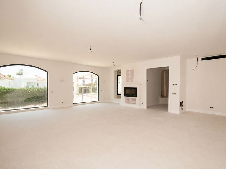 Villa for Sale in Elviria, Malaga 2