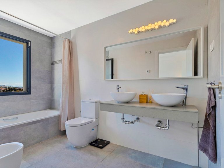 Villa for Sale in Fuengirola, Malaga 16