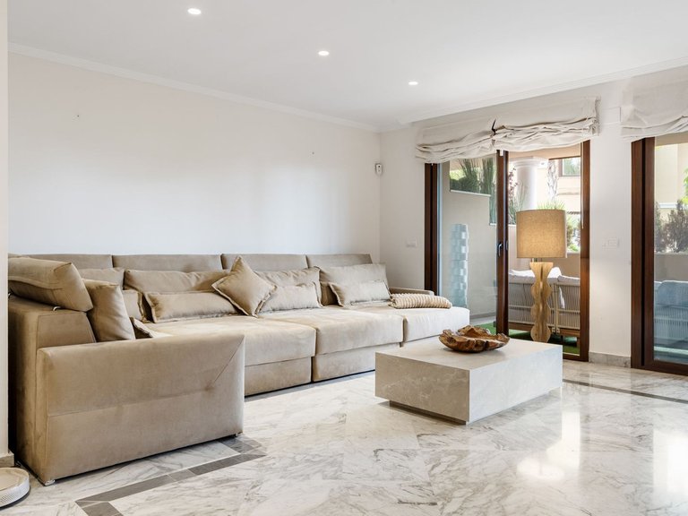 Apartment for Sale in The Golden Mile, Malaga 10