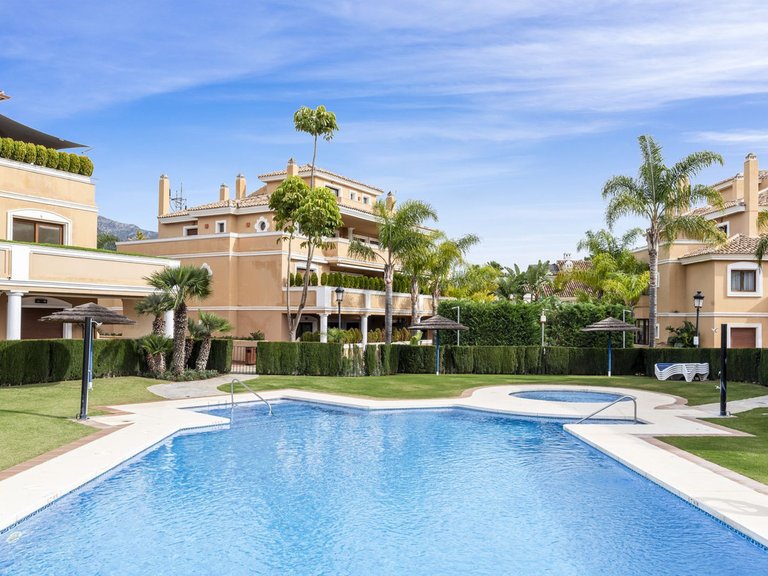Apartment for Sale in The Golden Mile, Malaga 2