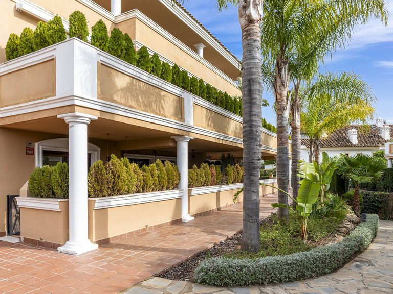 Apartment for Sale in The Golden Mile, Malaga 6