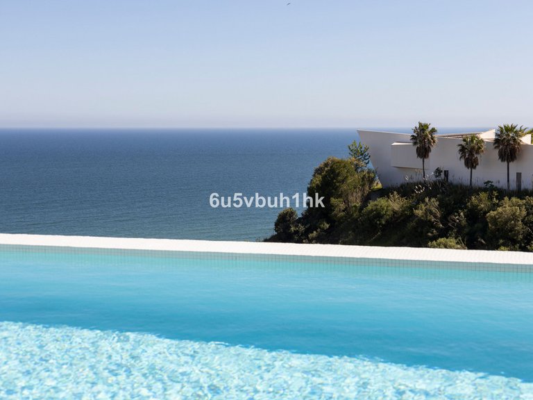 Apartment for Sale in Benalmadena, Malaga 1