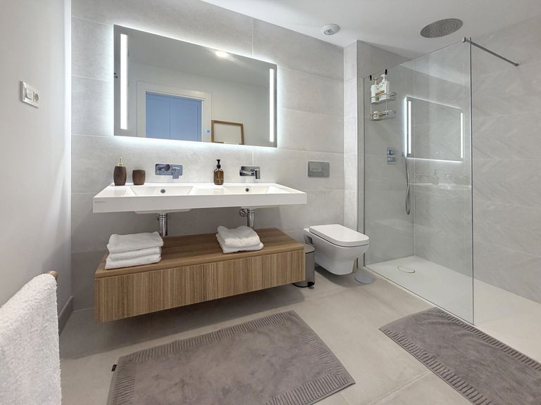 Villa for Sale in El Chaparral, Malaga 25