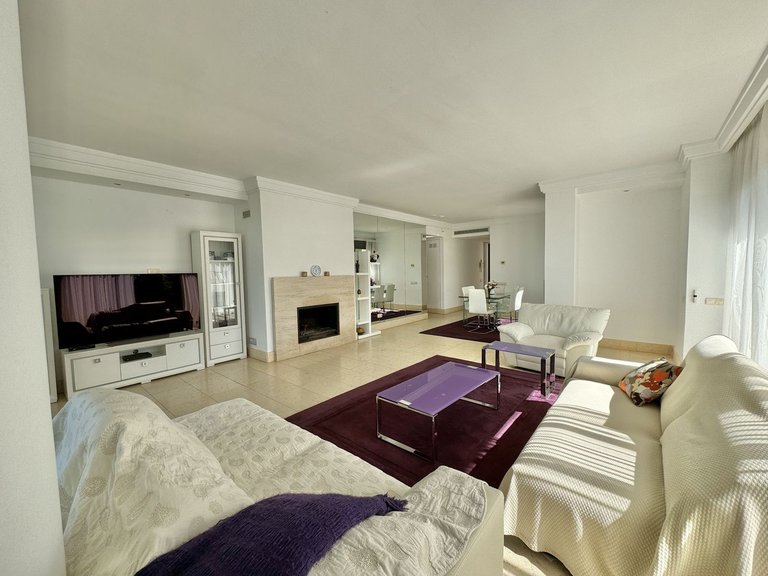 Apartment for Sale in Altos De Los Monteros, Malaga 9